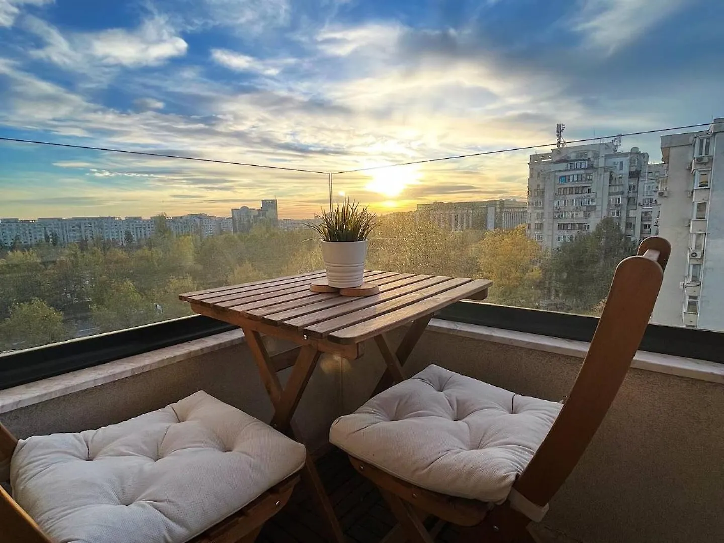Union Plaza Balcony Bliss Apartment Bucharest