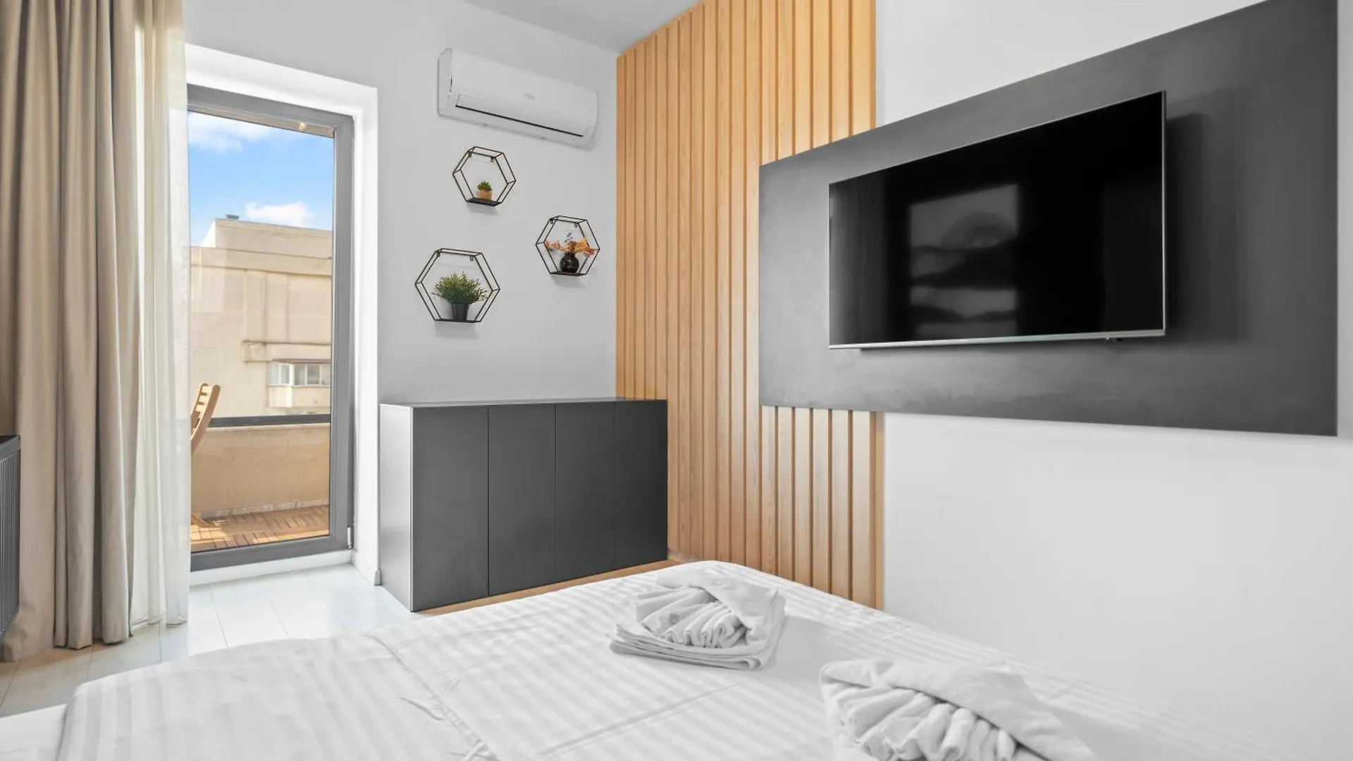 Union Plaza Balcony Bliss Apartment Bucharest Romania