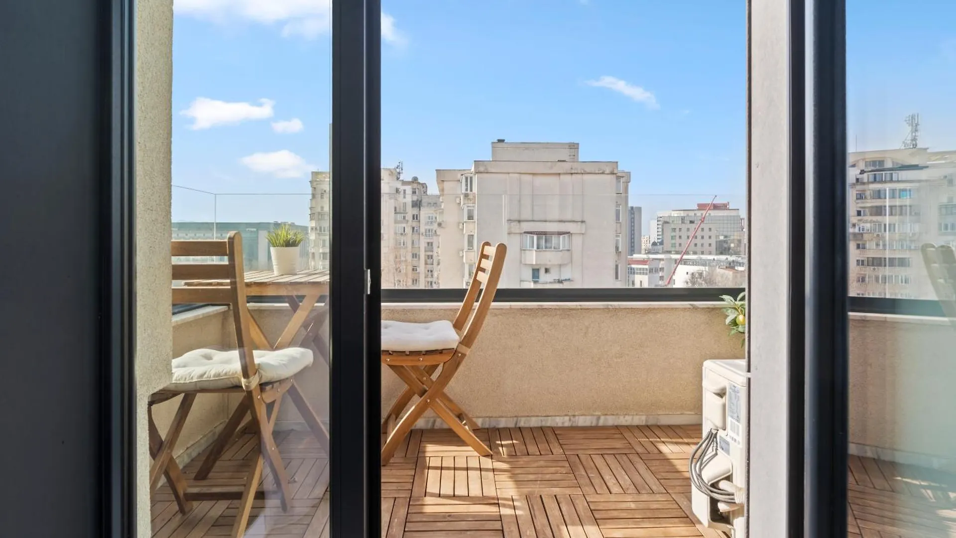 Union Plaza Balcony Bliss Apartment Bucharest