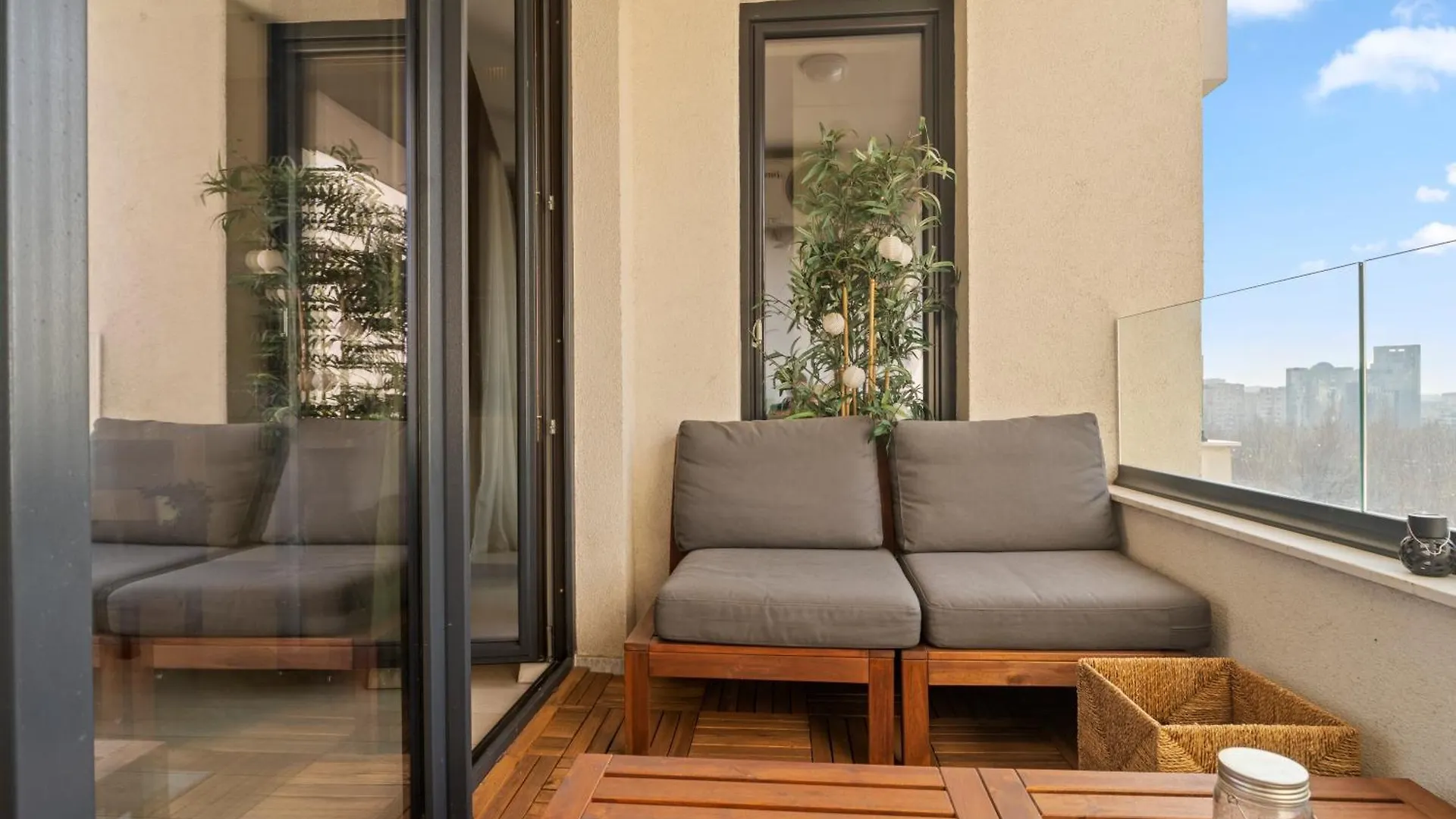 Union Plaza Balcony Bliss Apartment Bucharest